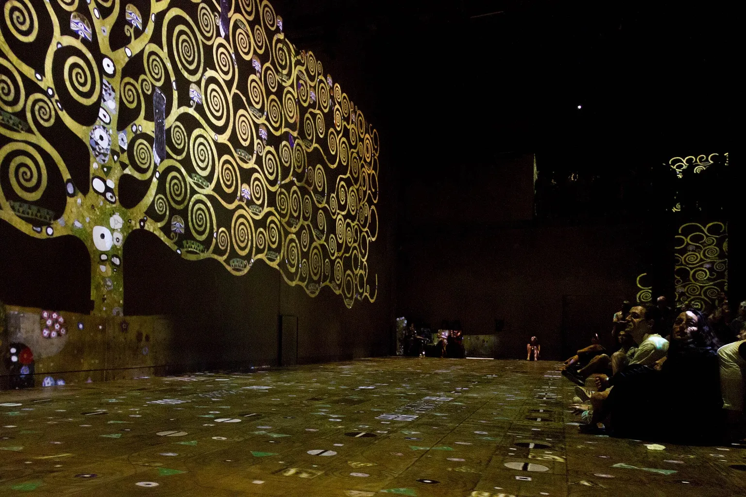 Atelier des Lumières tarifs : préparer sa visite sans imprévus