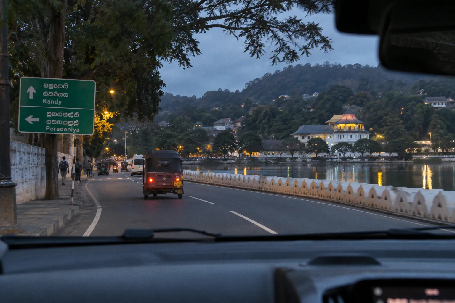 Location de voiture à Kandy (Sri Lanka) : guide pratique
